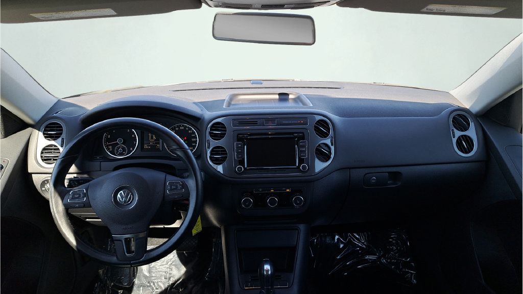 Used 2012 Volkswagen Tiguan SE AWD/4WD image 17