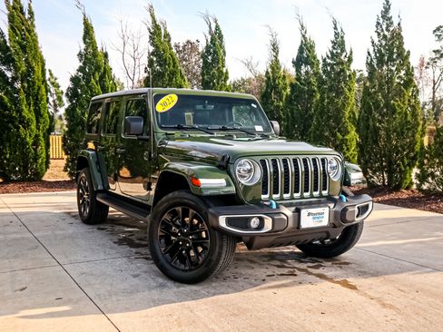 Used 2022 Jeep Wrangler Unlimited Sahara w/ Cold Weather Group image 2