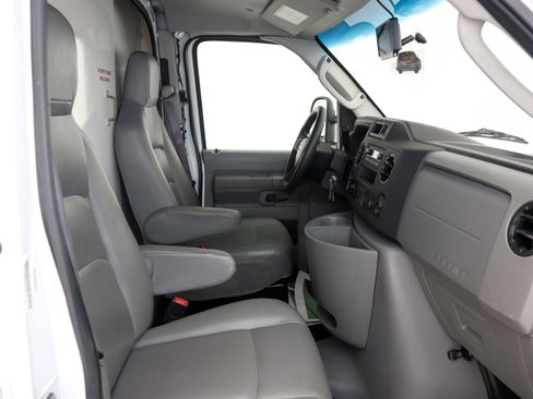 Used 2022 Ford E-350 and Econoline 350 Super Duty w/ Power Windows & Locks Group image 14