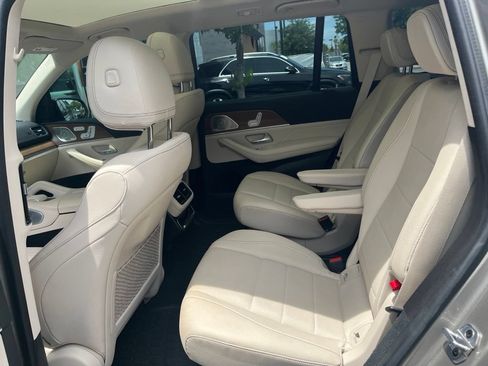 Certified 2023 Mercedes-Benz GLS 450 4MATIC image 11