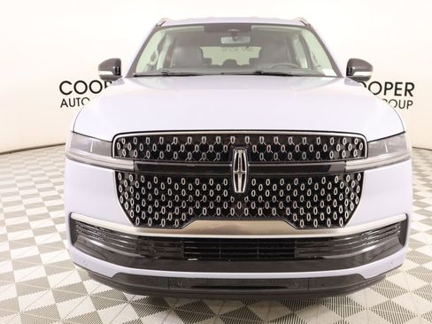 New 2026 Lincoln Navigator Premiere AWD/4WD image 10