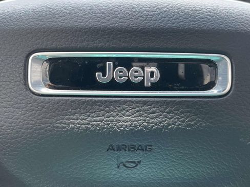 Used 2024 Jeep Grand Cherokee Altitude AWD/4WD image 29