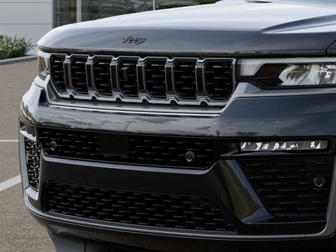 New 2026 Jeep Grand Cherokee L Summit w/ Obsidian Package AWD/4WD image 37