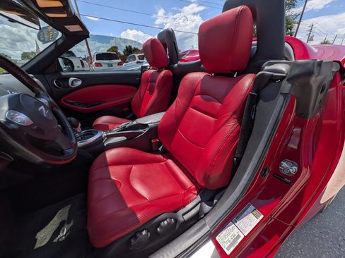 Used 2012 Nissan 370Z Roadster RWD image 13