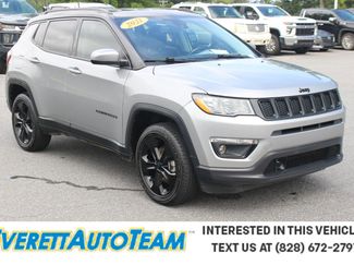 Used 2021 Jeep Compass Latitude image 1