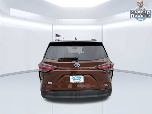 Used 2022 Toyota Sienna XLE FWD image 7