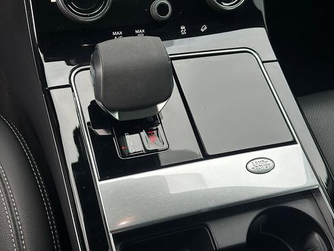 Used 2023 Land Rover Range Rover Velar R-Dynamic S image 29