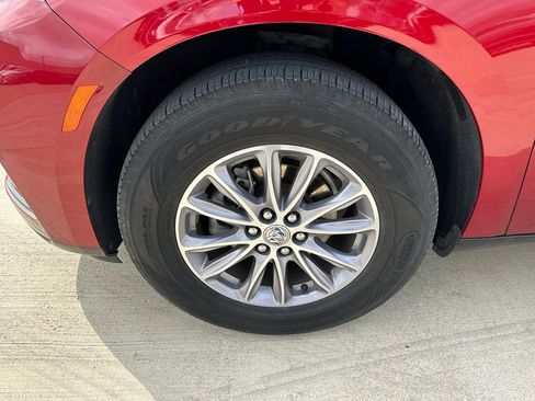 Used 2024 Buick Enclave Essence image 30