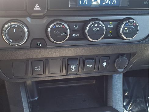 Used 2023 Toyota Tacoma TRD Off-Road AWD/4WD image 15