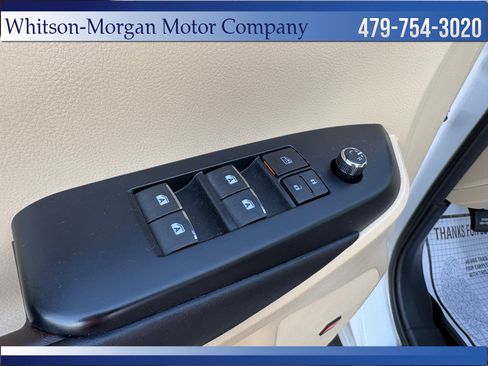 Used 2017 Toyota Highlander Limited Platinum FWD image 12