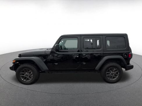 Used 2025 Jeep Wrangler Sport S image 4