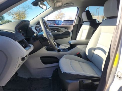 Used 2022 GMC Terrain SLE image 9