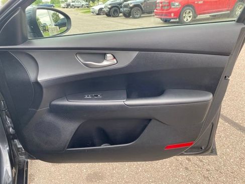 Used 2019 Kia Forte LXS FWD image 33