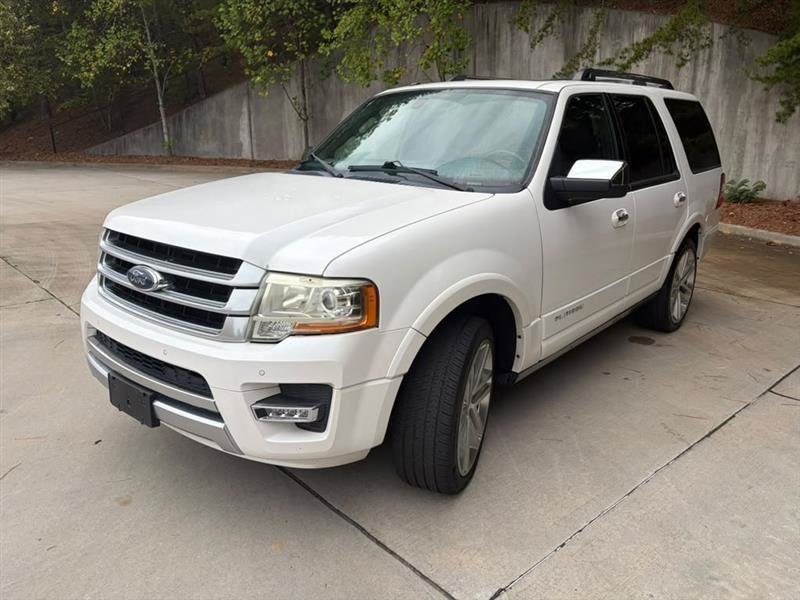 Used 2015 Ford Expedition Platinum RWD image 3