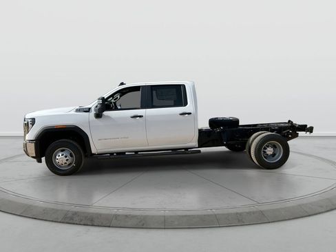 New 2026 GMC Sierra 3500 Pro w/ Convenience Package RWD image 5