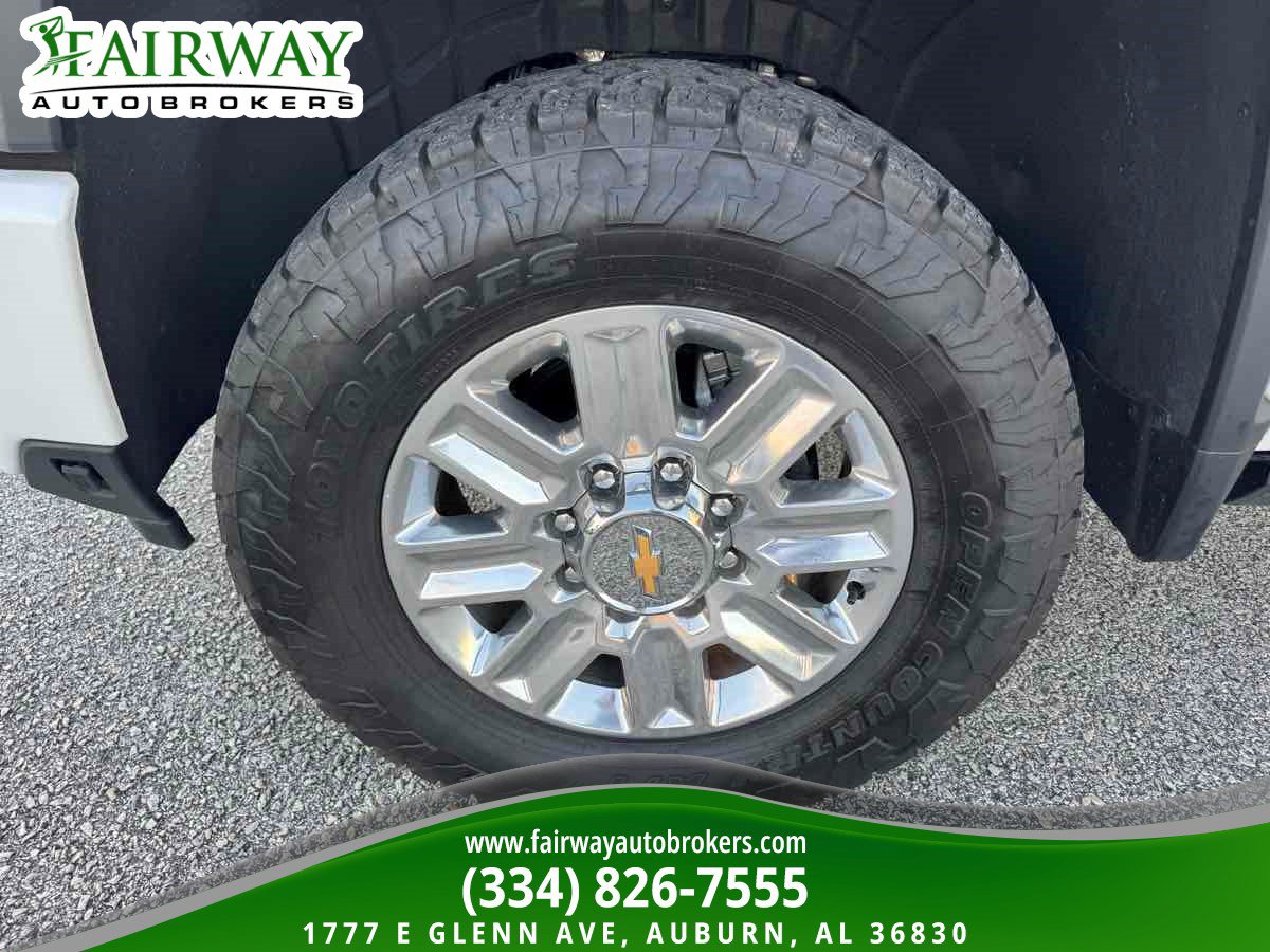 Used 2025 Chevrolet Silverado 2500 High Country w/ Technology Package AWD/4WD image 32