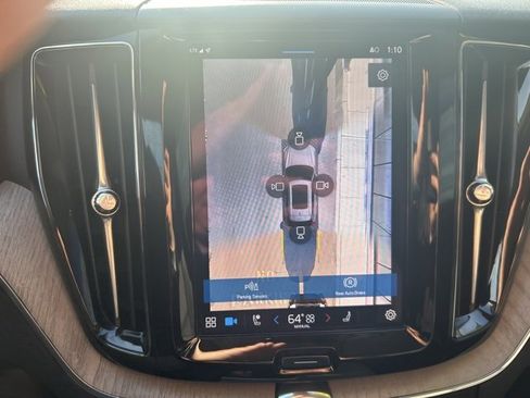 Certified 2025 Volvo XC60 B5 Plus w/ Climate Package image 24