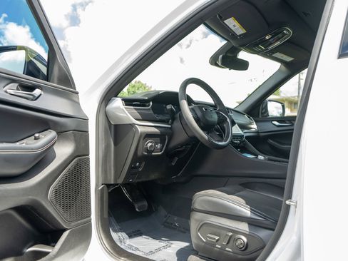 Used 2023 Jeep Grand Cherokee Altitude AWD/4WD image 14