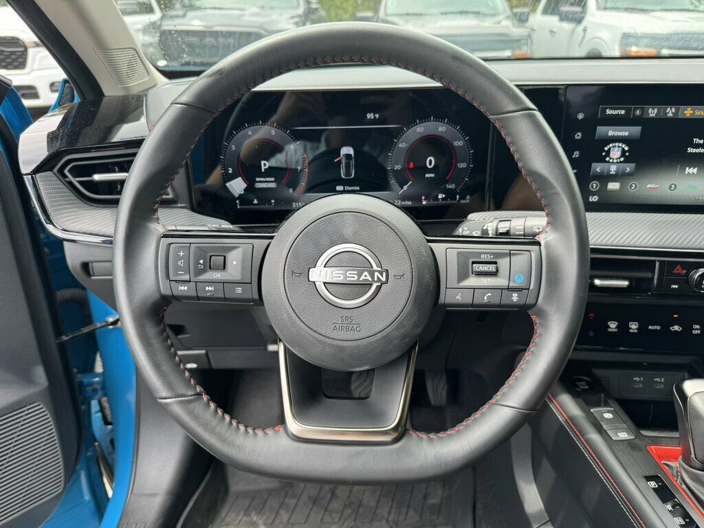 Used 2025 Nissan Kicks SR FWD image 9