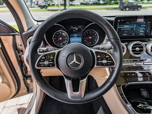 Used 2022 Mercedes-Benz GLC 300 image 22