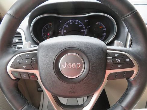 Used 2017 Jeep Grand Cherokee Limited RWD image 25