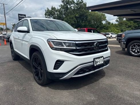 Used 2023 Volkswagen Atlas SE w/ Black Wheel Package AWD/4WD image 1
