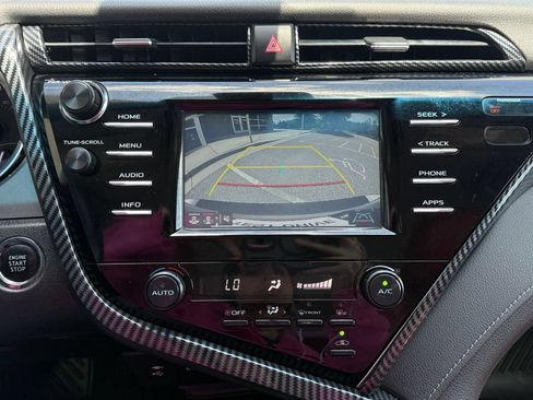 Used 2018 Toyota Camry SE w/ Convenience Package FWD image 31