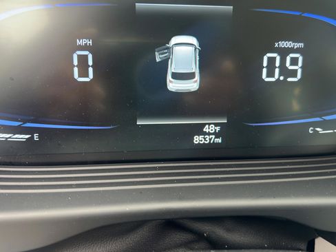 Certified 2025 Hyundai Venue SEL image 13