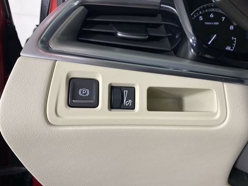 New 2025 Cadillac XT5 Premium Luxury image 18