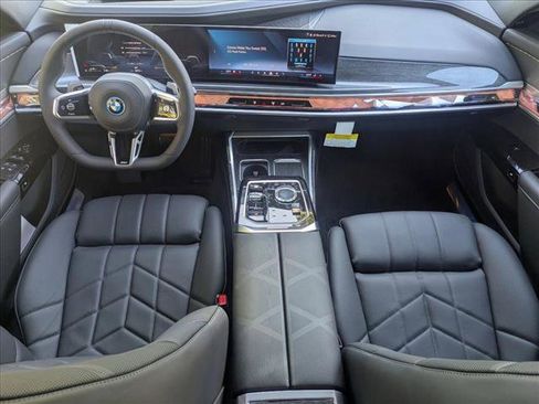 New 2026 BMW 750e xDrive image 16