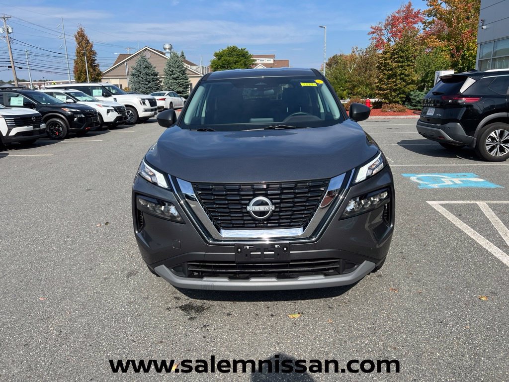 Used 2023 Nissan Rogue S AWD/4WD image 2