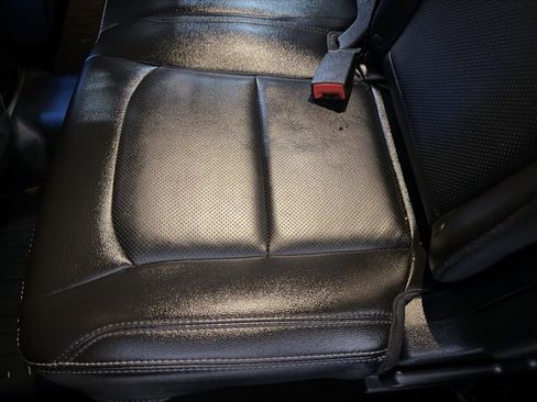 Used 2018 Ford Explorer Limited image 19