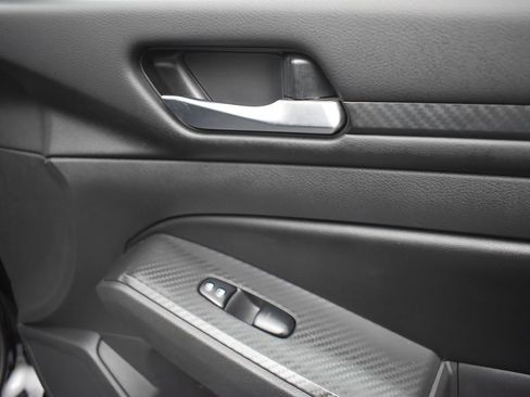 Used 2024 Nissan Altima 2.5 SV image 24