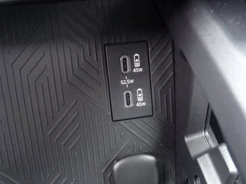 Used 2025 Toyota Tacoma TRD Off-Road image 18