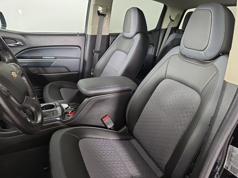 Used 2022 Chevrolet Colorado Z71 w/ Z71 Midnight Edition image 15