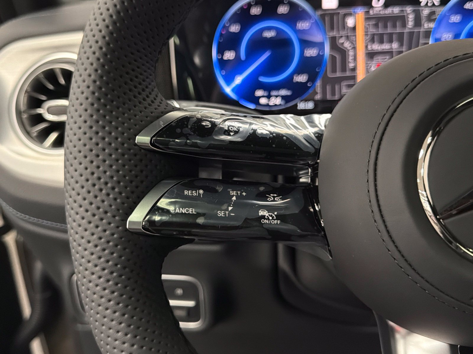New 2027 Mercedes-Benz G 580 e image 23