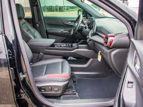 New 2026 Chevrolet Equinox RS w/ Convenience Package III FWD image 17