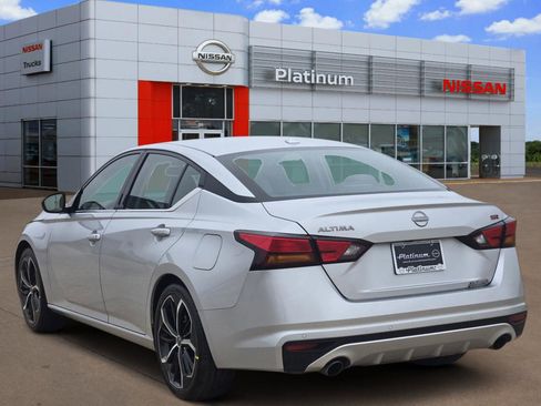 Certified 2023 Nissan Altima 2.5 SR image 4