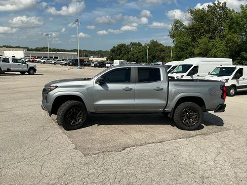 Used 2024 Chevrolet Colorado Z71 w/ Z71 Convenience Package 2 AWD/4WD image 2