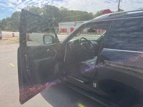 Used 2014 INFINITI QX80 2WD w/ Deluxe Touring Package image 9