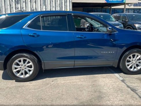 Used 2019 Chevrolet Equinox LT w/ Driver Convenience Package FWD image 4