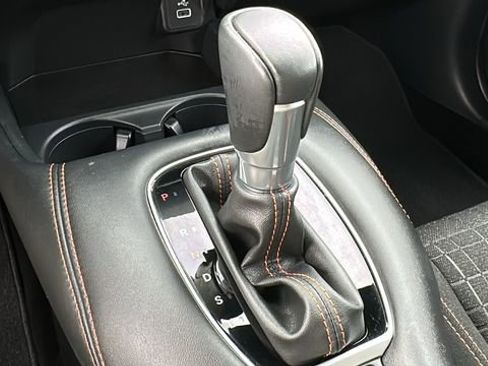 Used 2025 Honda HR-V Sport image 17