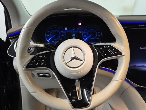 Used 2023 Mercedes-Benz EQS 580 4MATIC SUV image 8