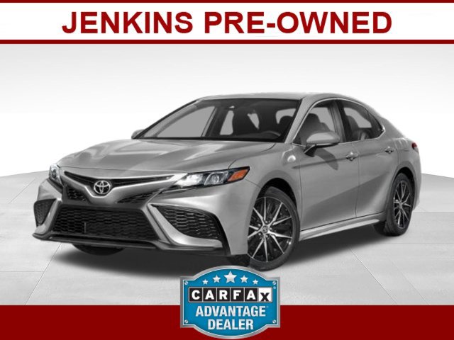 Used 2022 Toyota Camry SE FWD image 1