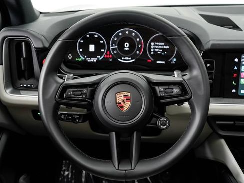 Certified 2026 Porsche Cayenne AWD/4WD image 15