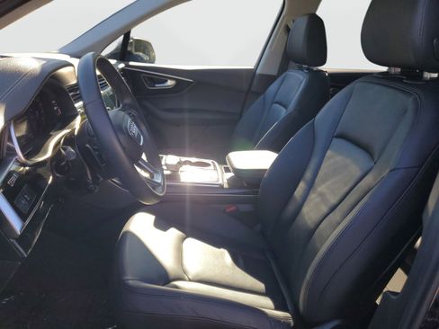 Used 2023 Audi Q7 3.0T Premium w/ Convenience Package image 21