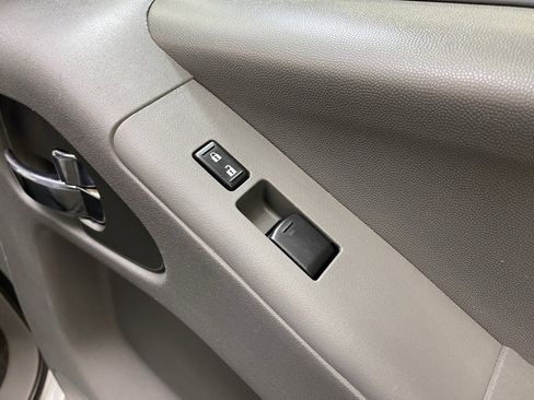 Used 2020 Nissan Frontier SV image 18