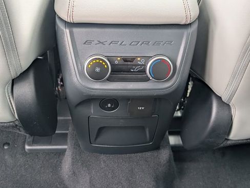 Used 2025 Ford Explorer Active w/ Active Comfort Package image 12