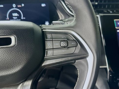 Used 2023 Jeep Grand Cherokee L Laredo RWD image 23