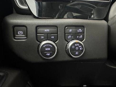 Used 2022 GMC Sierra 1500 SLT w/ SLT Premium Plus Package AWD/4WD image 19
